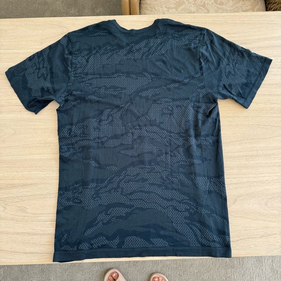 Lululemon Metal Vent Tech Short-Sleeve Shirt - Picture 3 of 5